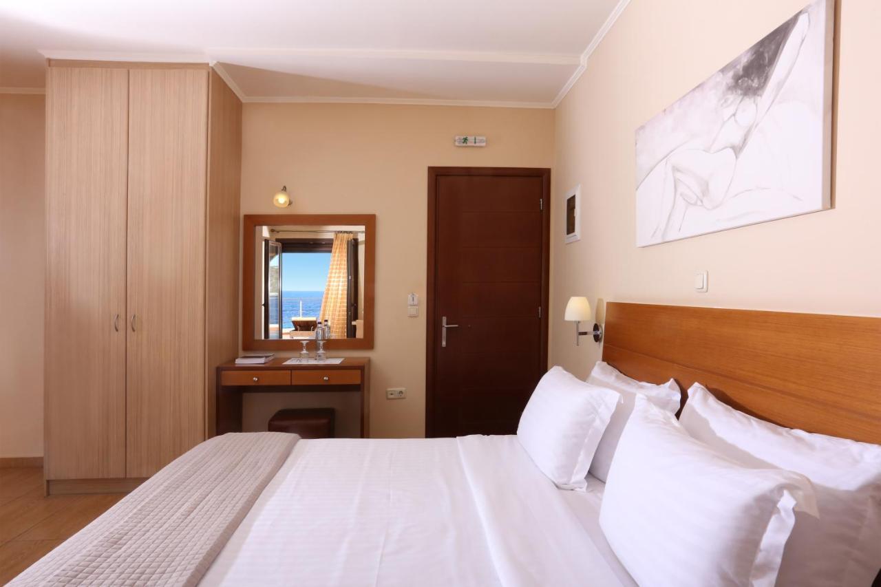 Faros Luxury Suites Marathopoli Exterior photo