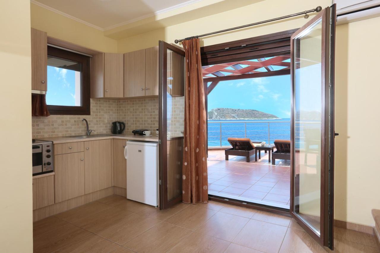 Faros Luxury Suites Marathopoli Exterior photo