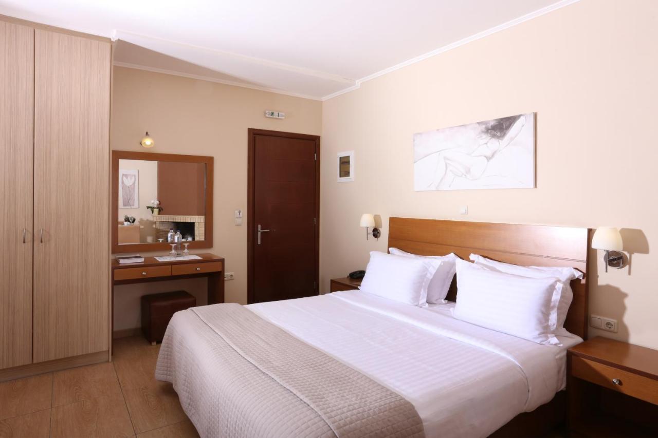 Faros Luxury Suites Marathopoli Exterior photo