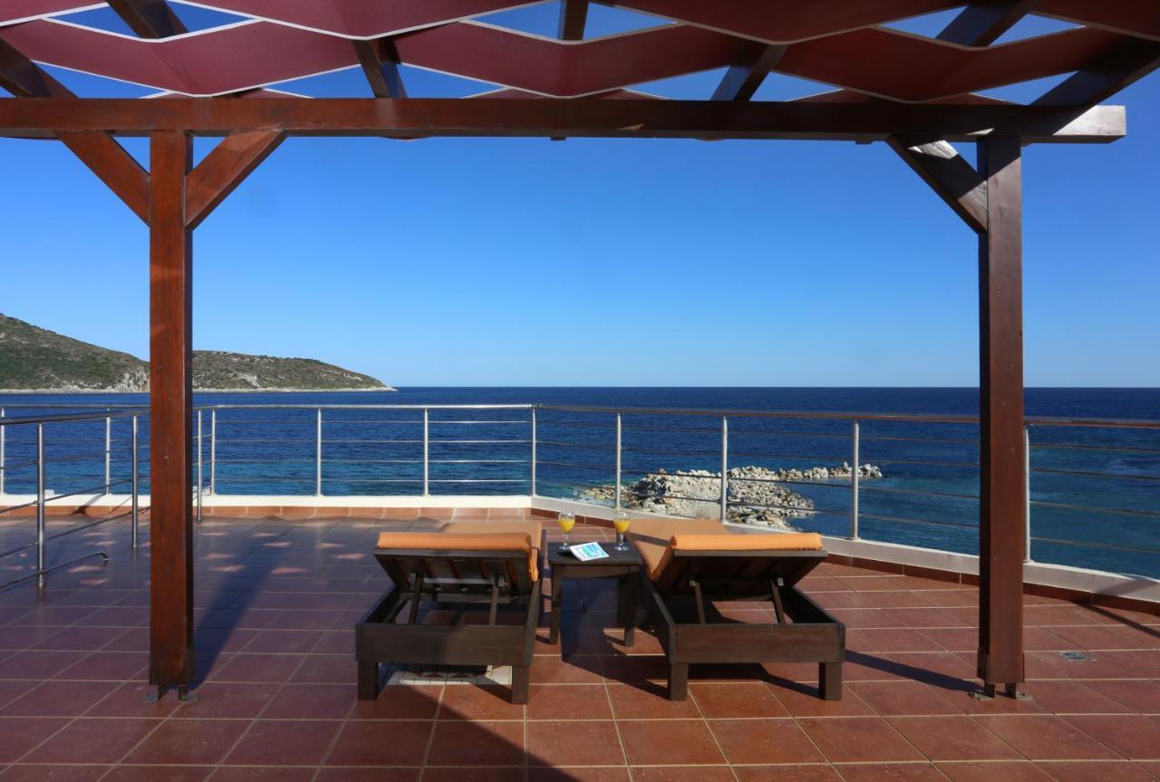 Faros Luxury Suites Marathopoli Exterior photo