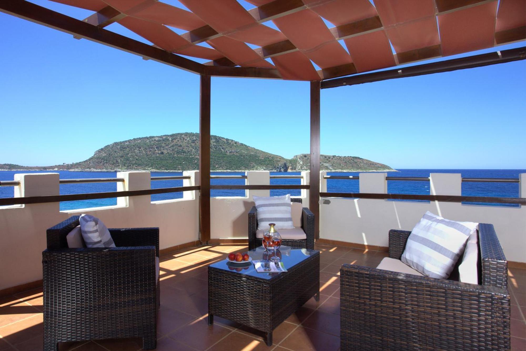 Faros Luxury Suites Marathopoli Exterior photo